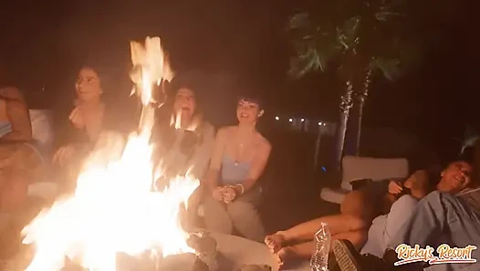 Ricky'nin tatil köyü bölümü