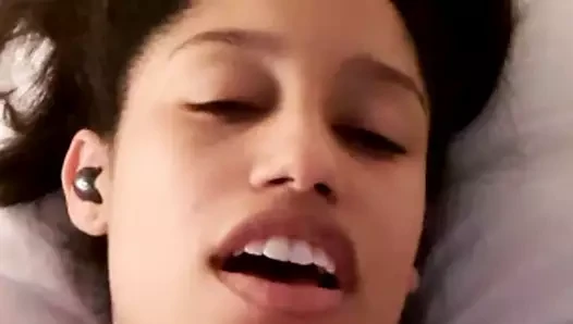 Latina masturbates ona kedi