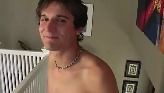 Hung brian beckham kendini okşayarak