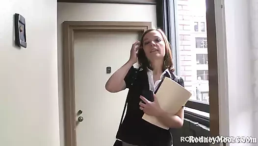 Anal orta yaşlı seksi kadın götte yarak ve dildo seviyor