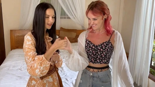 Klasik baş parmak savaşında yüz yüze boşalma, ama heyecanlı bir kıvrıklık