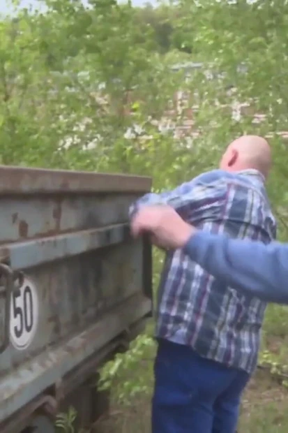 German threesome - Fuck this MILF hard