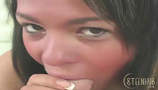 8teenhub - Rosario yarak emdikten sonra yüzüne boşalma alan sevimli bir genç kız