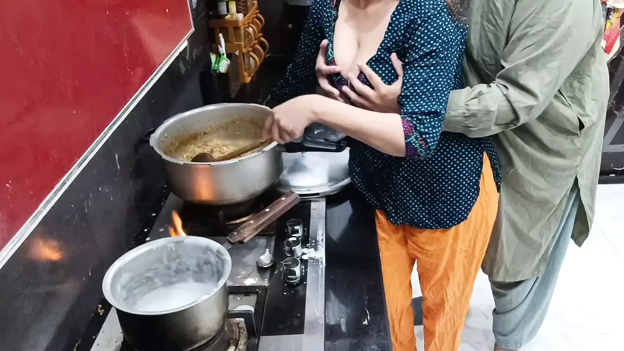Desi Housewife Anal Sex In Kitchen While She Is Cooking