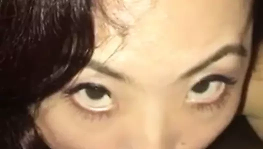 Asyalı hatun büyük zenci emiyor