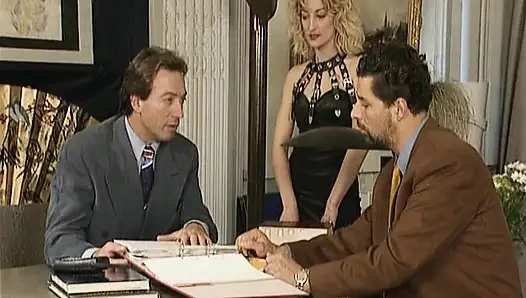 Çoraplı muhteşem Alman kızlar grup sekste götten sikiliyor