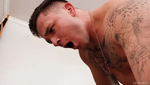 Activeduty Andrew ve Baxxx flip sikişiyor