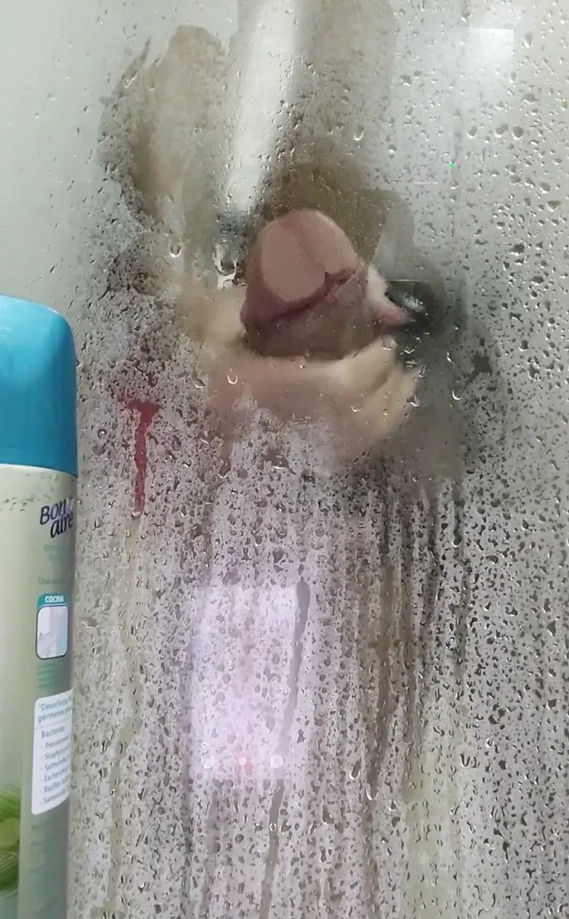 Benimle duş almak ister misin