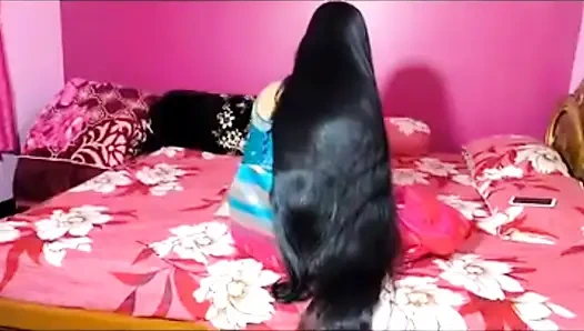 Today I am wearing a red saree. I want to fuck my pussy