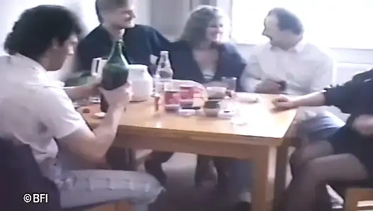 Seksi kızlarla klasik grup seks sikişi