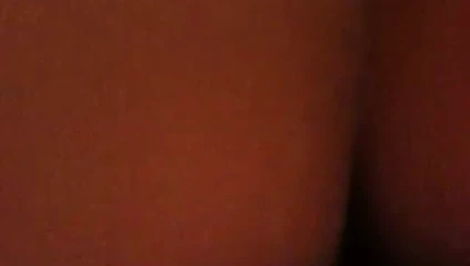 Kız arkadaş biniyor