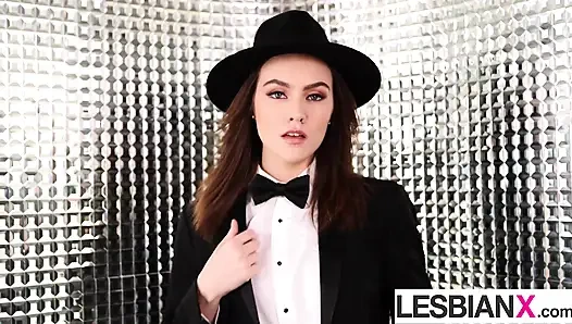 Lesbianx - karşılıklı amcık ibadeti - freya ve katrina yalıyor ve parmaklıyor