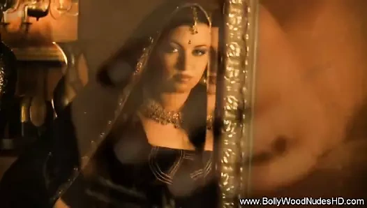 Asya'dan gelen saf güzelliğin gözleri