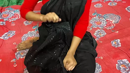 Hintli ateşli seksi teyze benimle sert sikişiyor