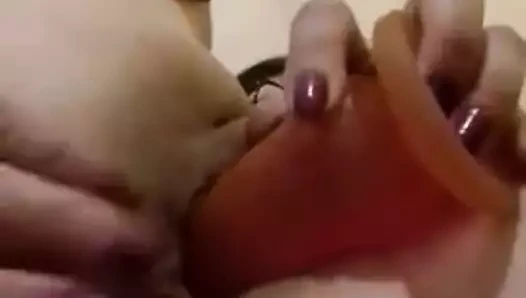 Double gode et elle jouie la salope