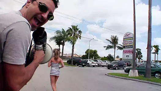 Her gün erkek arkadaşı tarafından becerdin alır