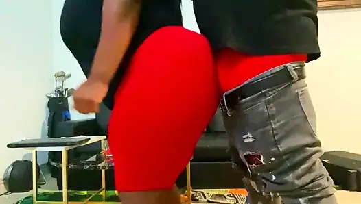 Bu siyah götü sikmeyi seviyor