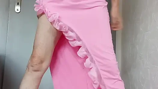 Pembe kıyafet