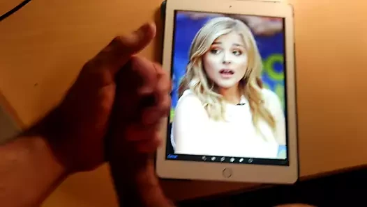 Chloe Grace Moretz'a boşalıyor