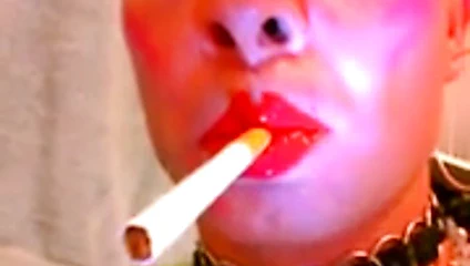 Sigara içerken başka bir videom