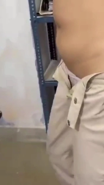 Волнующий момент из "Женщины-полицейские трахаются с бойфрендом в полицейском участке".