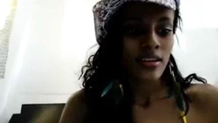 mulatinha siririca para amigos no chat