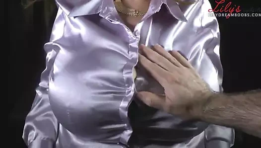 Lily sutyen içinde el yordamıyla