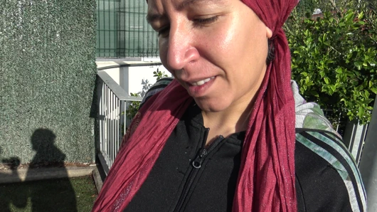 Marsilyalı aldatılan kadın Afrikalı göçmeni ağzına alıyor