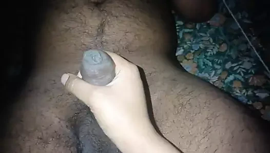 Üniversiteli kızlar erkek arkadaşıyla erkek pansiyona geliyor ve sert seks yapıyor