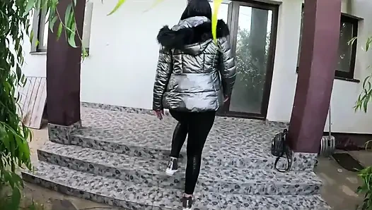 Bahçıvan gırtlağına kadar alıyor, sert yüz sikişi ve parlak gömleğime çifte boşalma