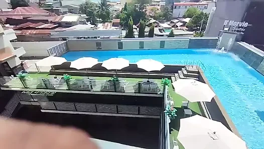 Umumi konfor odasında çabucak sikişiyor