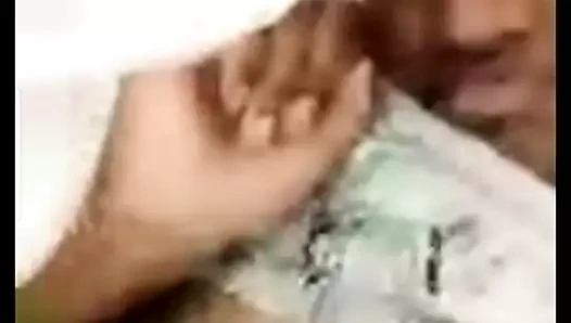 Hintli busty evli kadın - koca evde olmadığında whatsapp araması