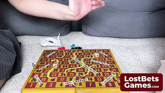 Striptiz yılanları ve merdiven oyunu gerginliği artıyor ve beklenti büyüyor