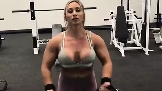 Şaşırtıcı muscle busty bayan