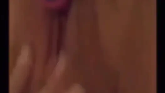 Sulu jadore mastürbasyon yapıyor