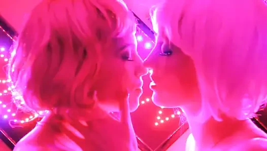 lezbiyen yumuşak öpüşme