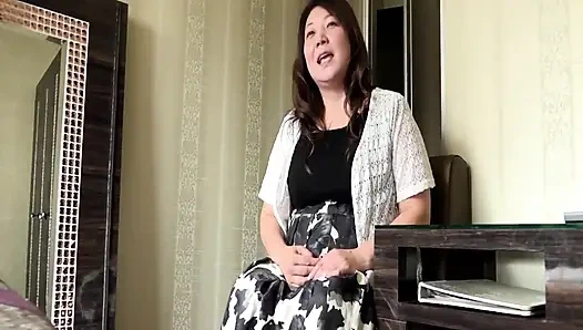 Tombul Japon orta yaşlı seksi kadın