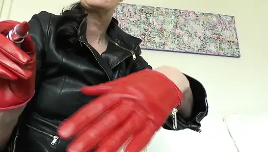 Yatmadan önce vücudunu rujla boyayacağım, Lady Victoria Valente