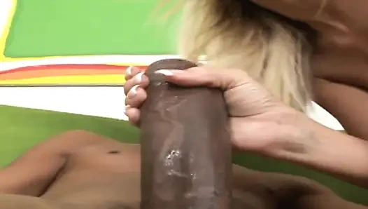 Irklararası orta yaşlı seksi kadınlar büyük götlü sahne 1_blonde, ev hanımı sert bir ırklararası sikişiyor