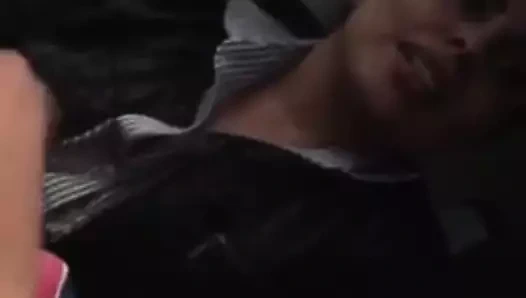 Latin milf arabada bir damla değil