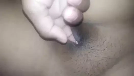 Lankan kız sulu kedi parmak tarafından oğlan