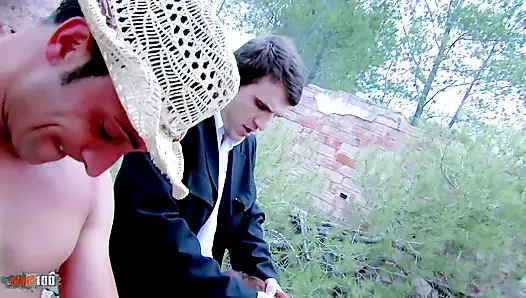 Avrupalı hatunlar Fayna Vergara ve Molly Wood açık havada anal oral seks boşalması