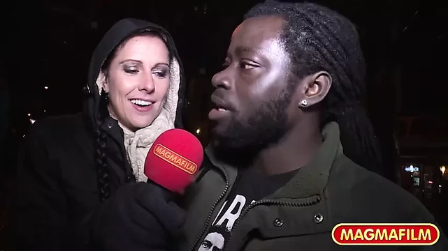 Публичный межрасовый секс милфы