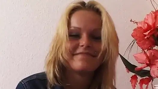 Monika 26, ilk oyuncu seçmeleri