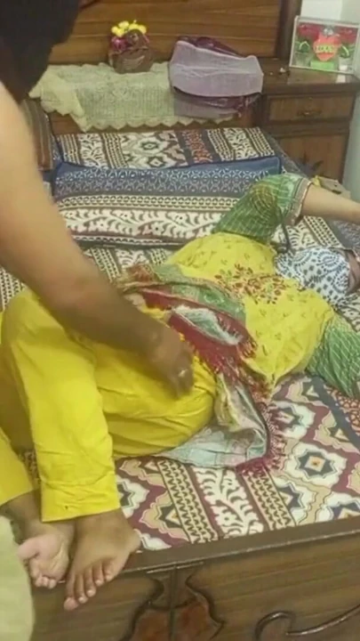 Ateşli ve seksi hintli kadın erkek arkadaşı tarafından sikiliyor | Klip 2