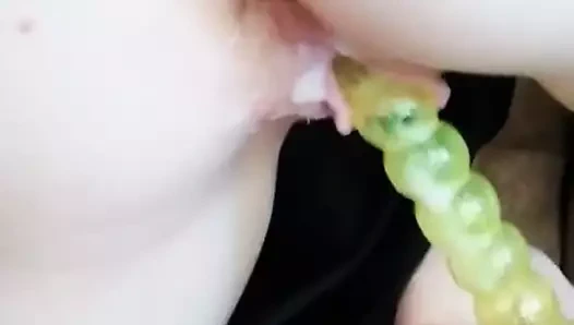 Ruisselante de plaisir