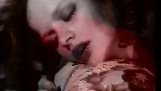 Randy yarak emiyor bebek amını siktirdikten sonra üzerine boşalıyor