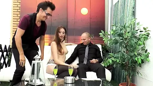 Genç Alman kaltağın çift yarağa ihtiyacı var