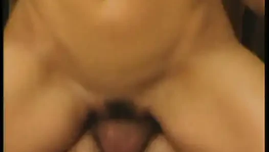 Keyifli orta yaşlı seksi kadın seks yapmayı seviyor