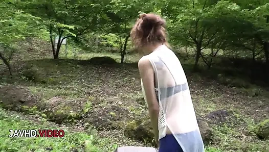 Mikuru Shiina'nın şehvetli bir Japon güzelle ateşli açık havada sakso macerası